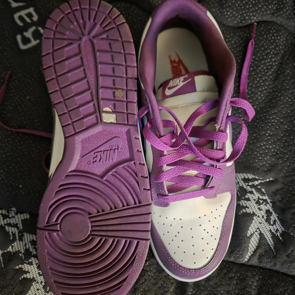 Nike Men's Dunks - Picture 3 of 4